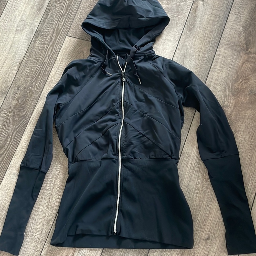 Lululemon black zip up hoodie